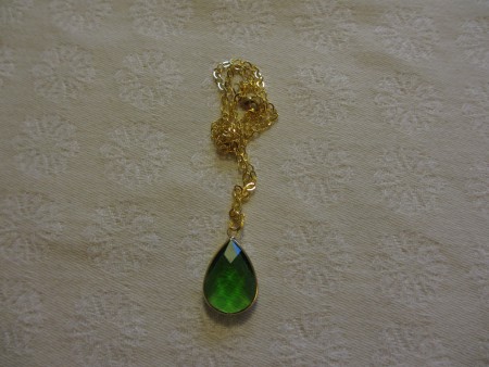 Droppe ca 30 mm kedja ca 46 cm allt nickelfritt 70:-